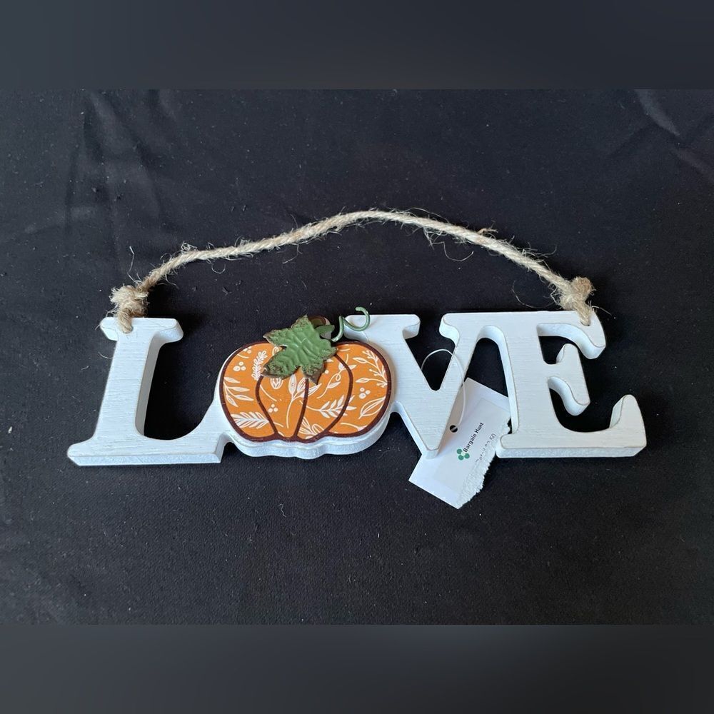New! LOVE Sign Pumpkin Design NWT